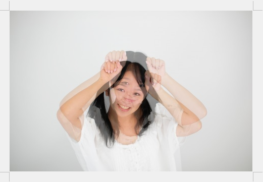 背景が透けて見える